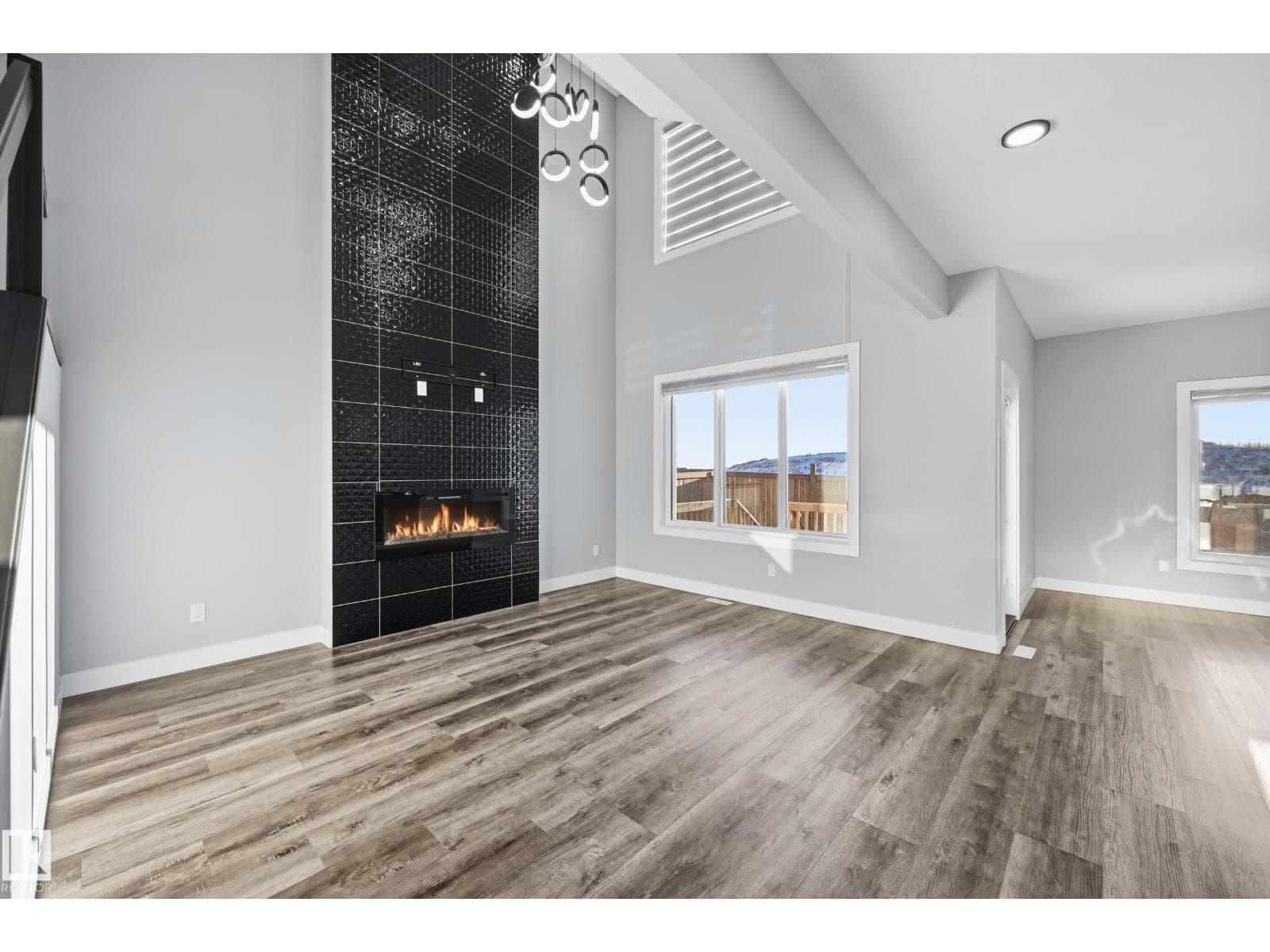 829 MORRIS AV photo 6