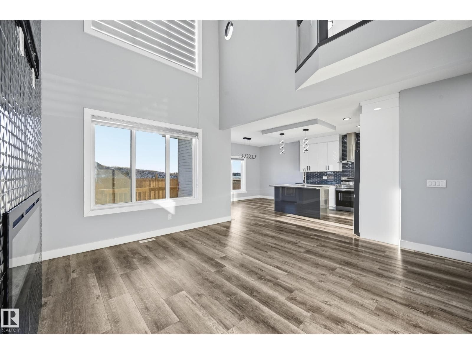 829 MORRIS AV photo 9