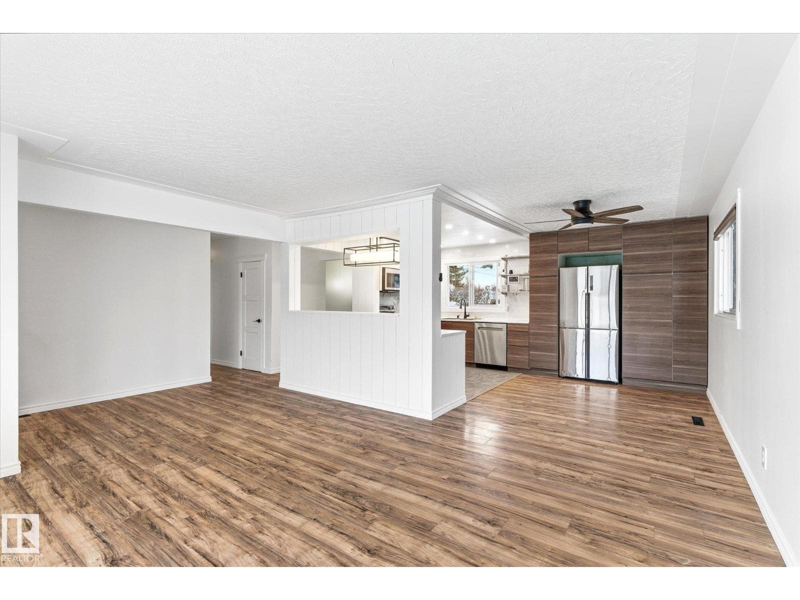 12823 81 ST NW photo 5