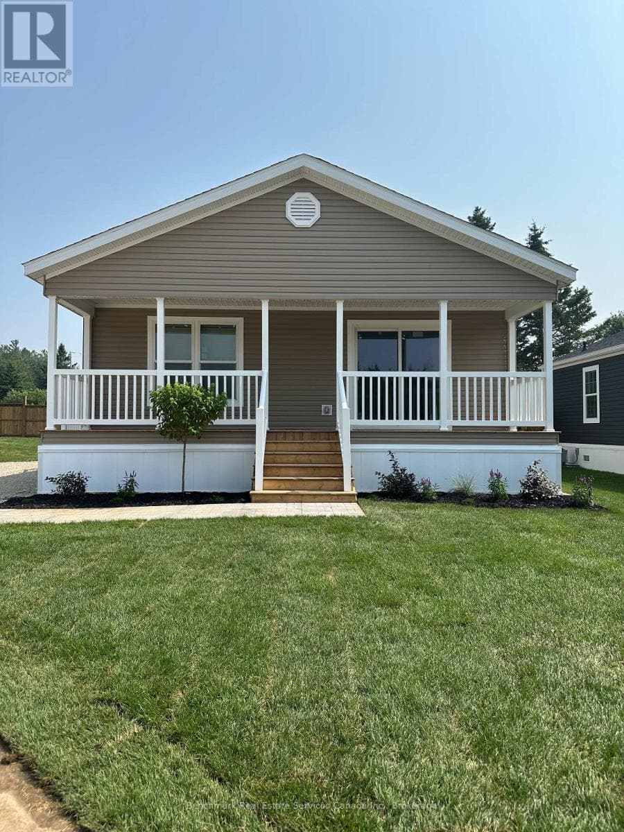 210 SPRUCE DRIVE photo 2