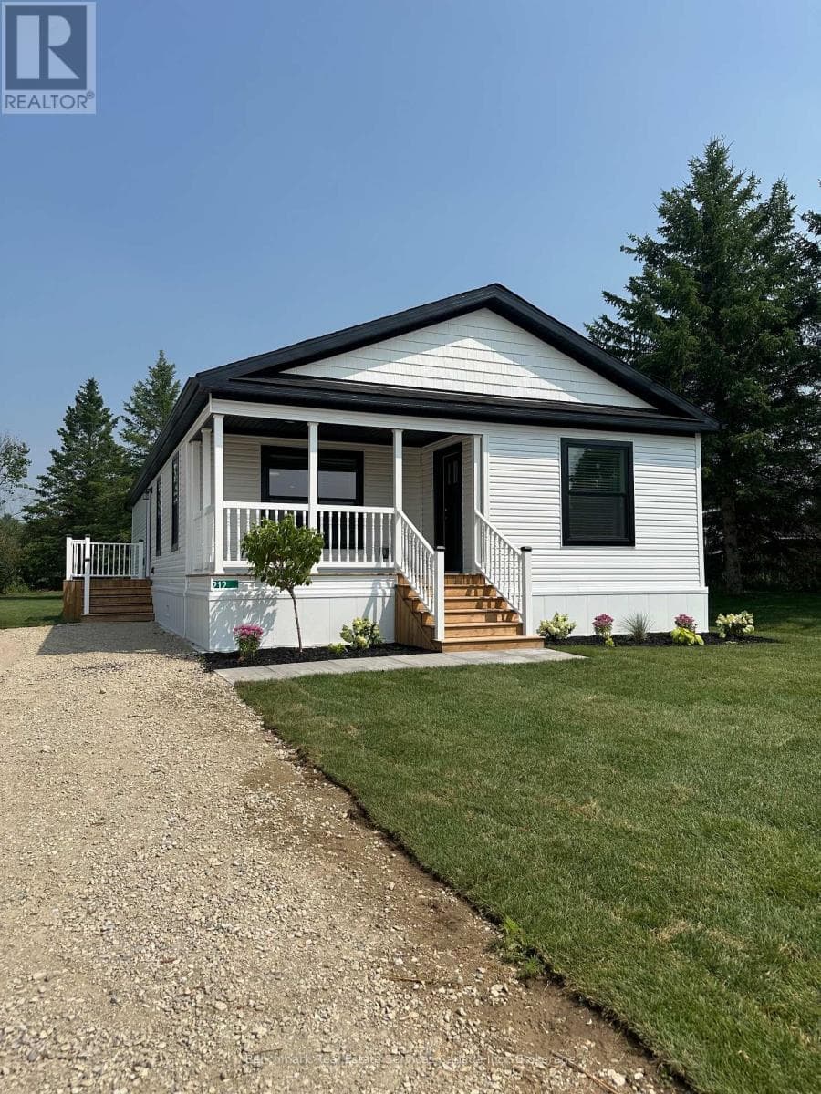 2 bed 2 bath single family at 212 SPRUCE DRIVE — $439,900