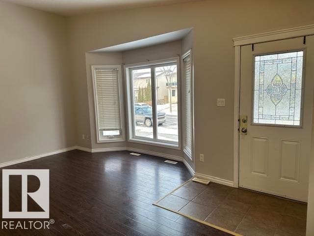 12124 122 ST NW photo 5