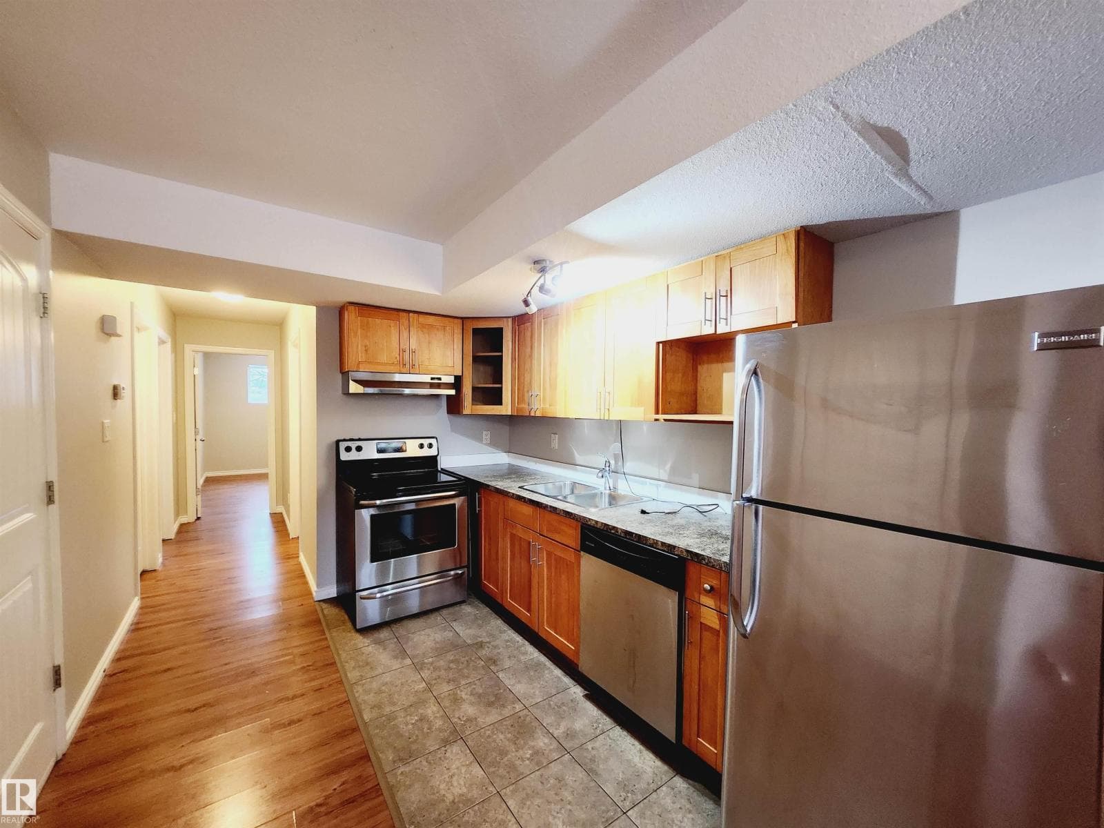 12124 122 ST NW photo 12