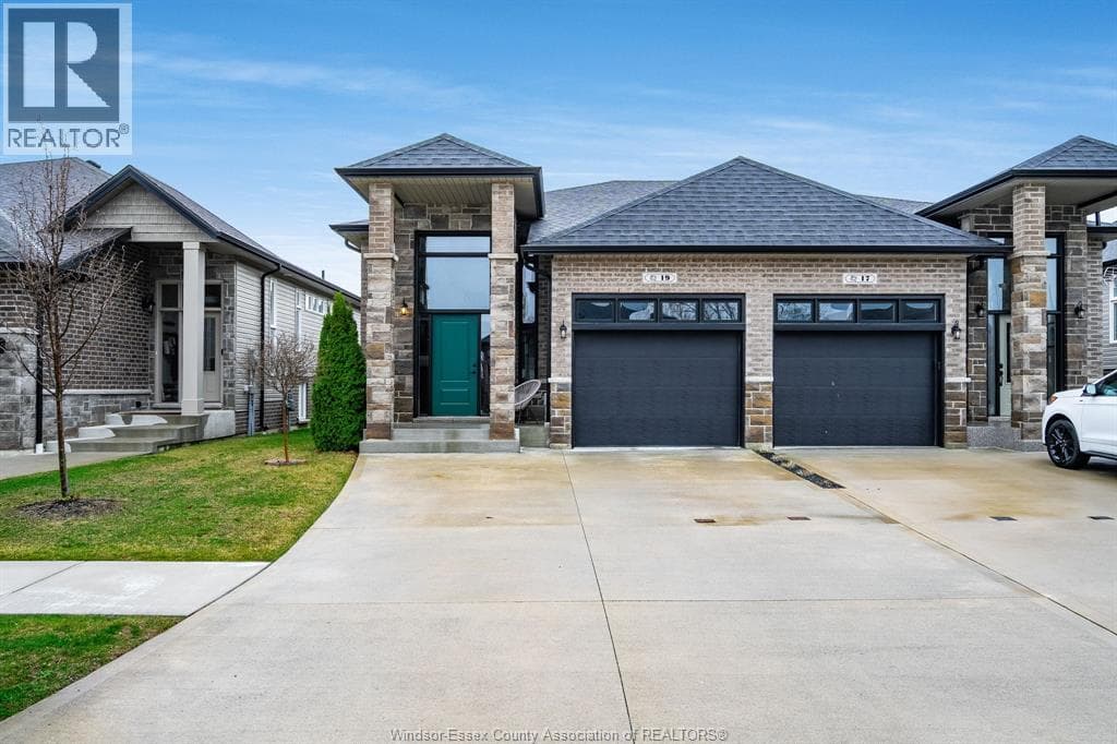 3 bed 2 bath single family at 19 Woodland — $549,900