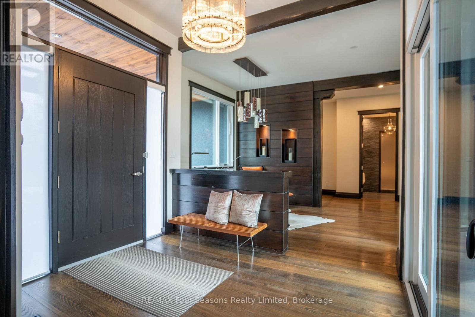 103 CORTINA CRESCENT photo 3