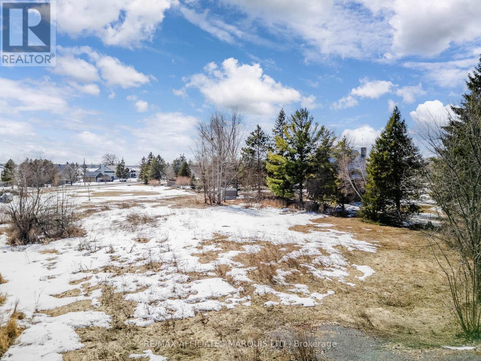 2903 CHARTRAND STREET photo 5