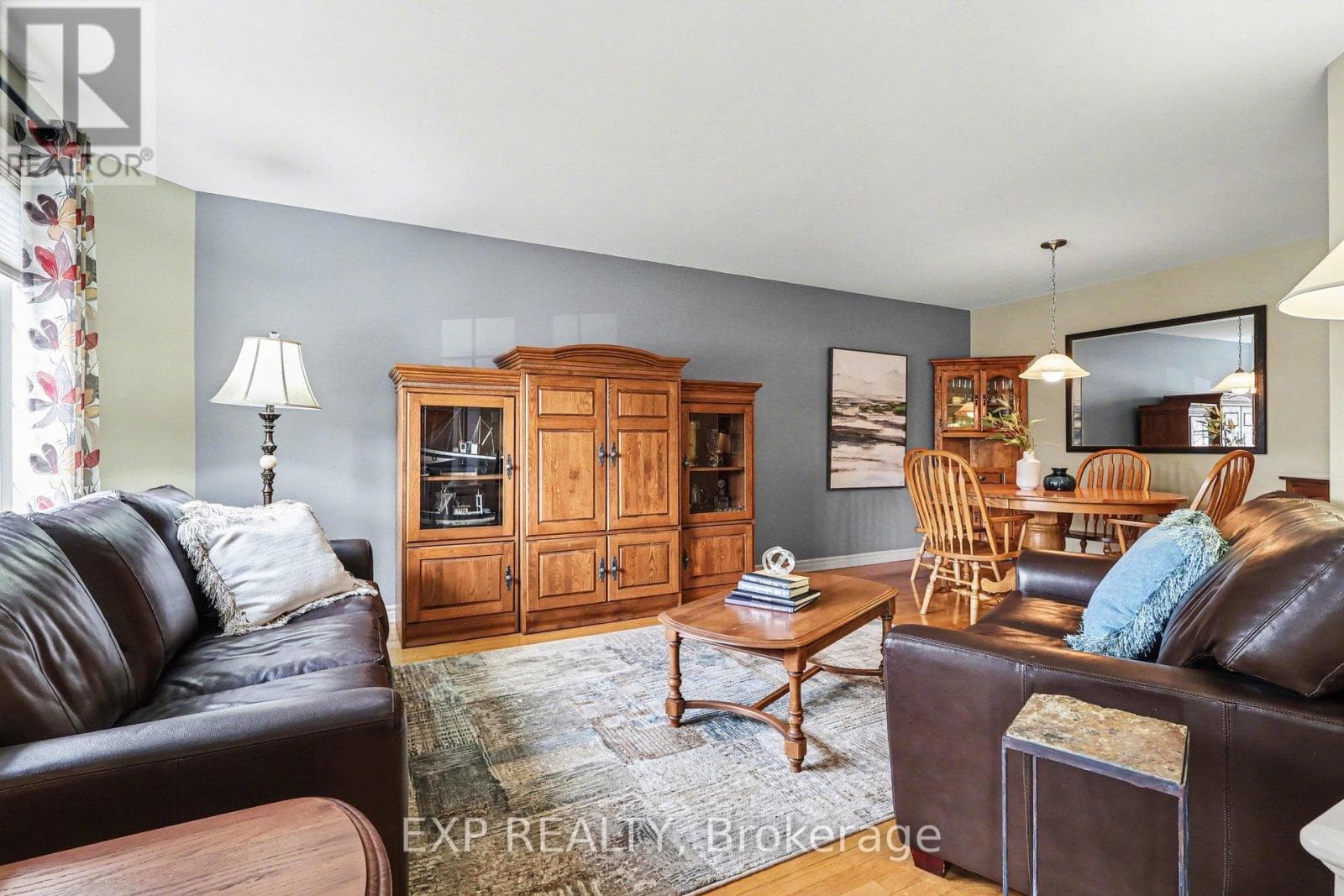 91 REMBRANDT DRIVE photo 5