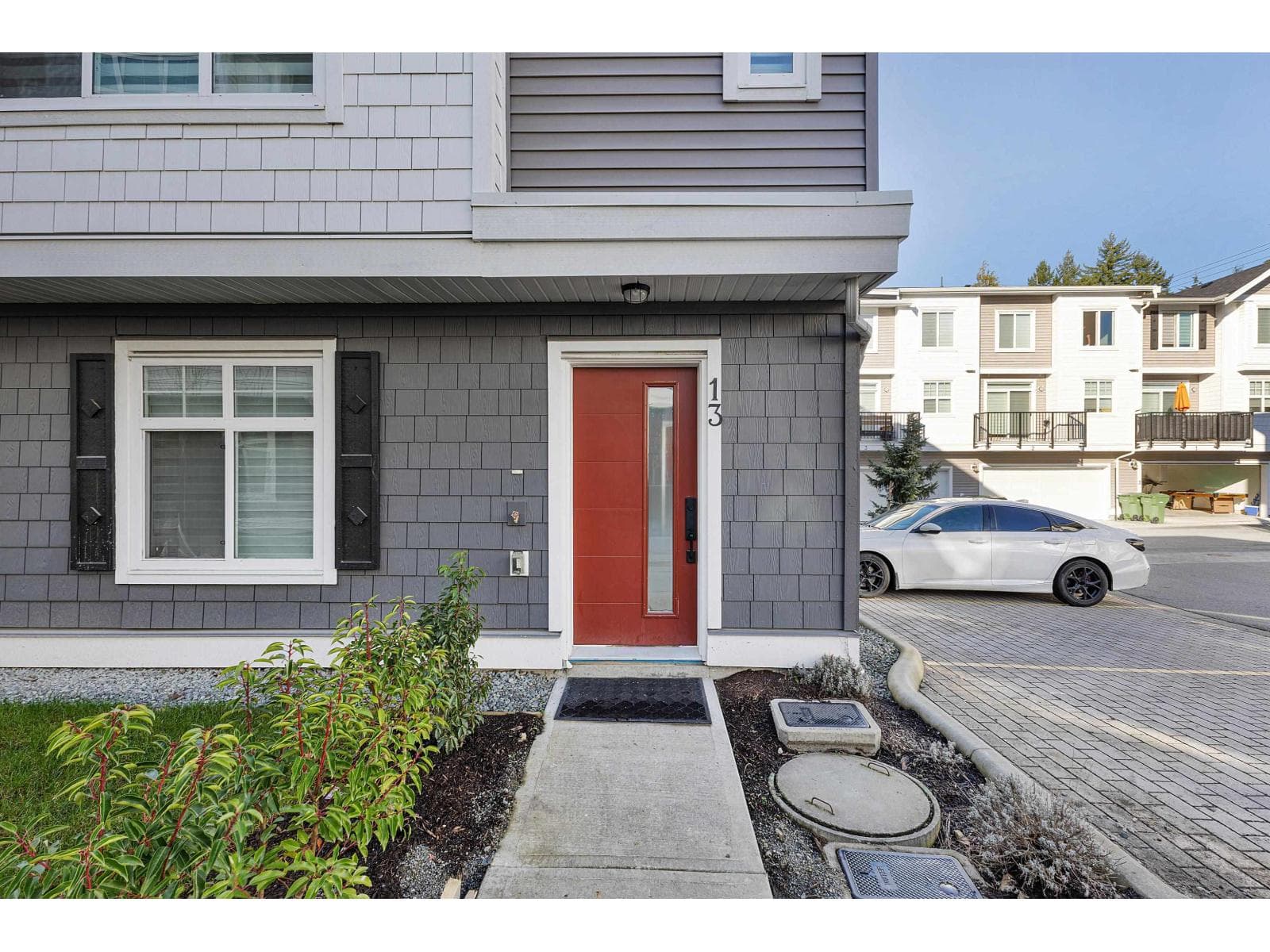 13 2033 MCKENZIE ROAD photo 4