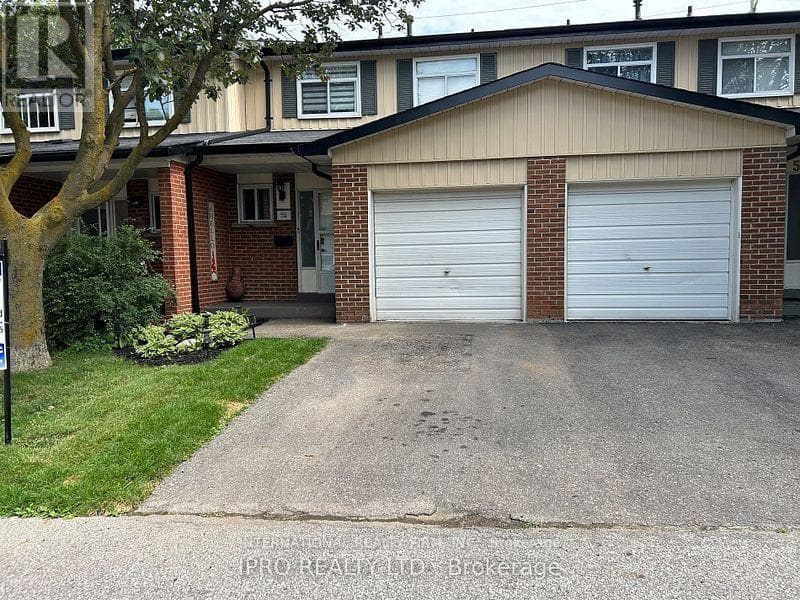 52 VODDEN COURT photo 2
