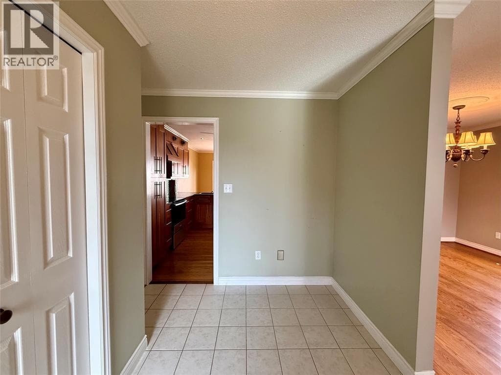 362 Manor COURT photo 4