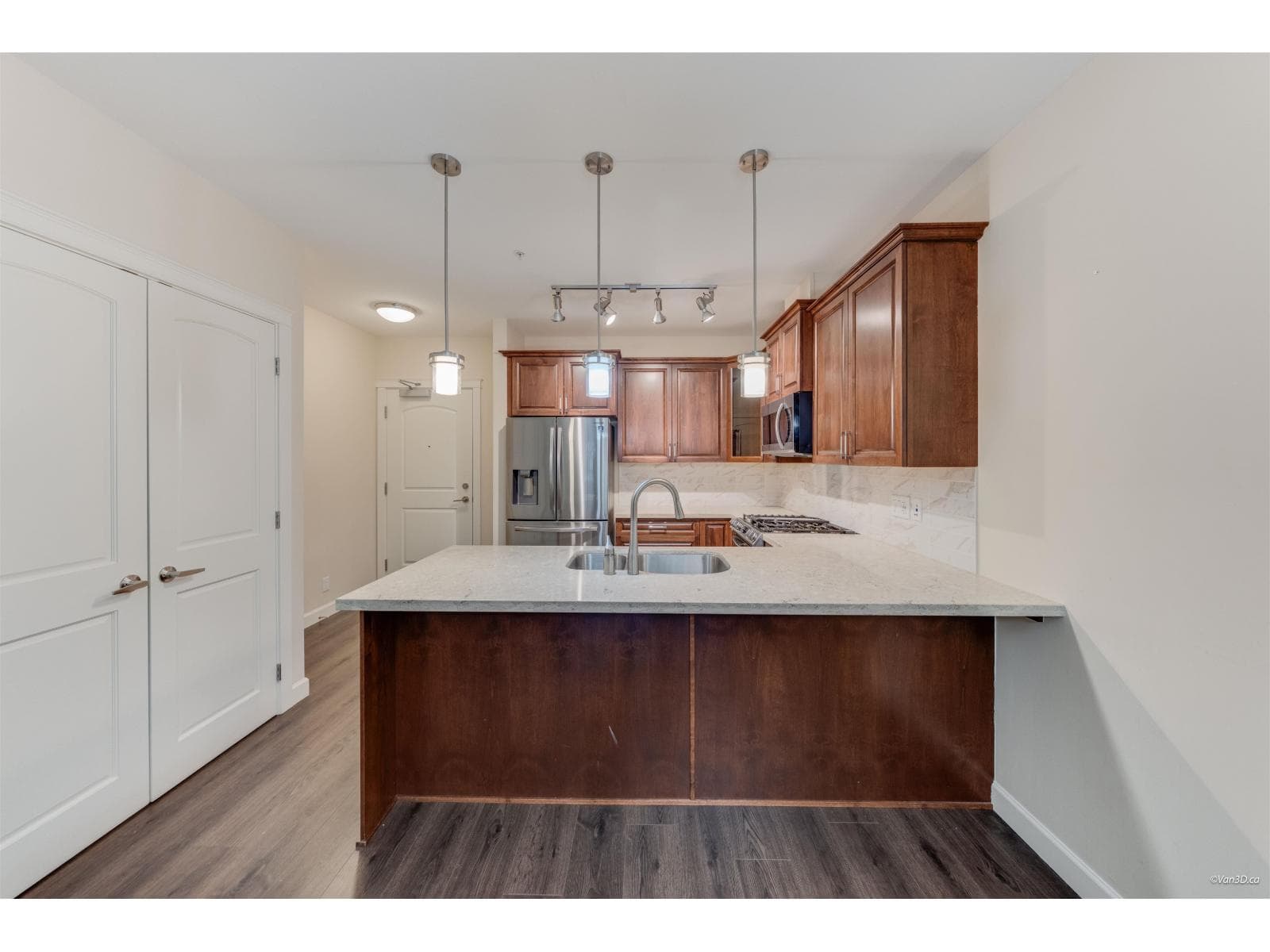 208 20325 85 AVENUE photo 2