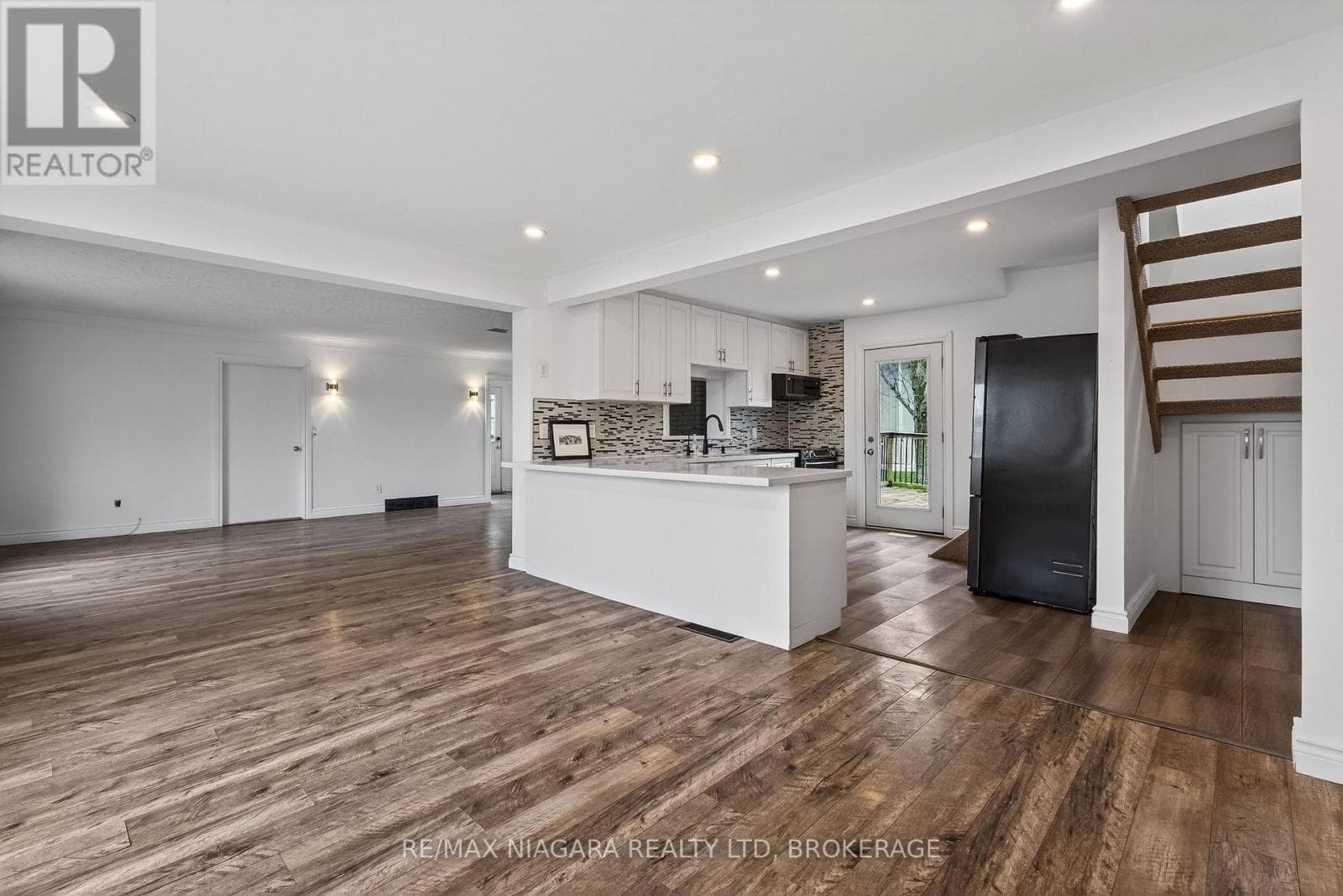 4284 FLY ROAD photo 5