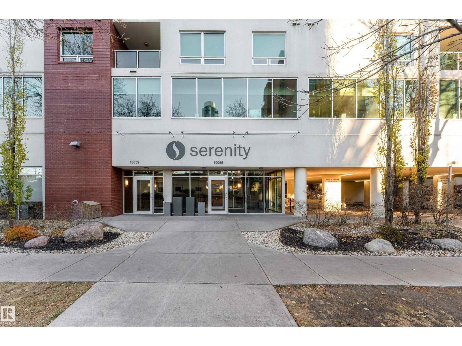 #807 10055 118 ST NW