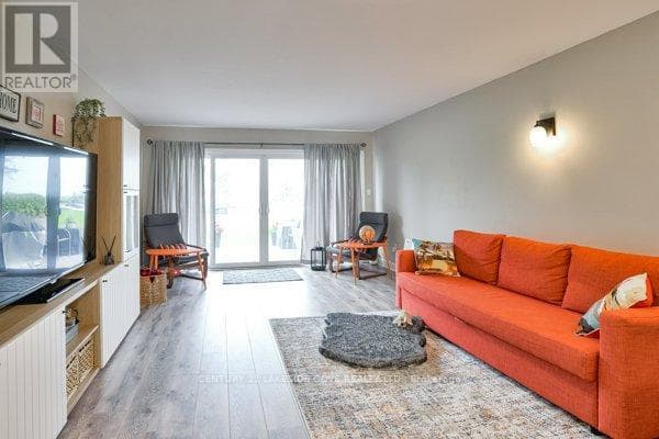 UNIT 14 - 1 PARADISE BOULEVARD photo 3