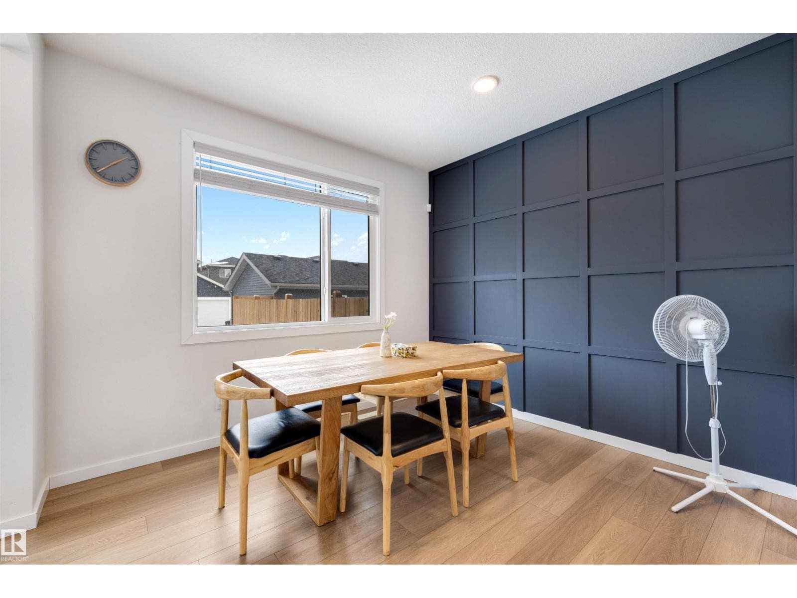 8125 226A ST NW photo 5