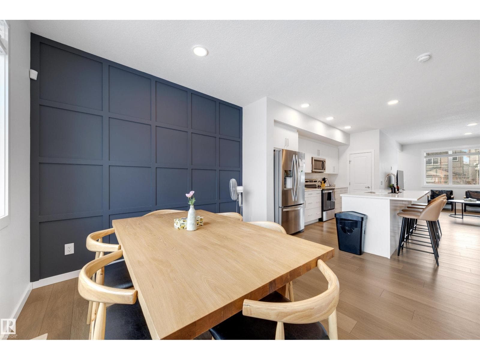 8125 226A ST NW photo 4