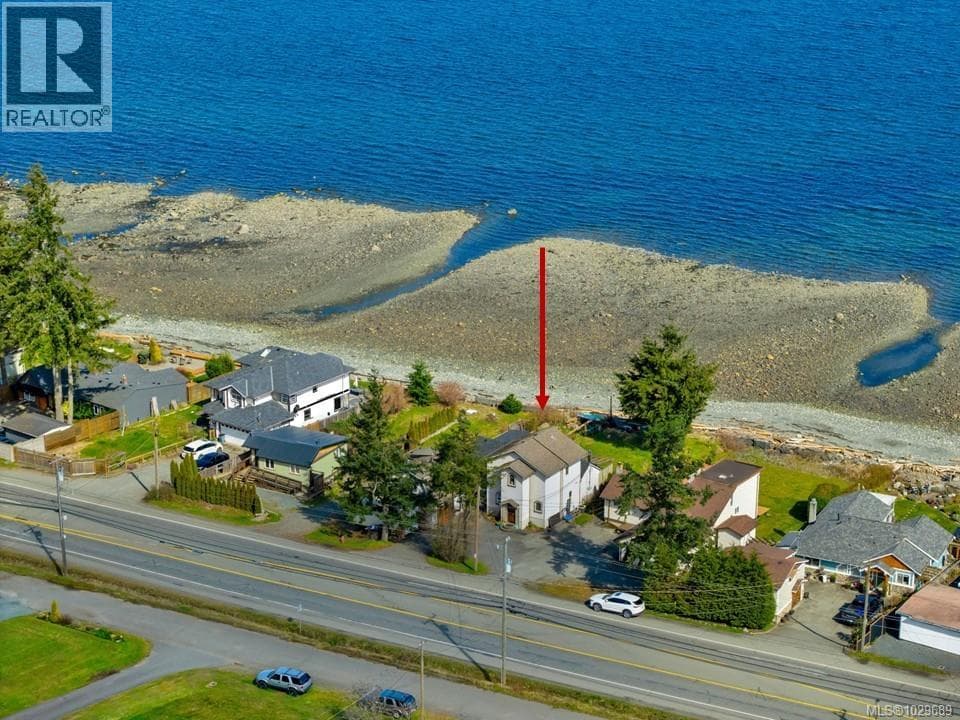 4005 Island Hwy S photo 3