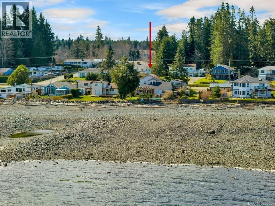 4005 Island Hwy S photo 5