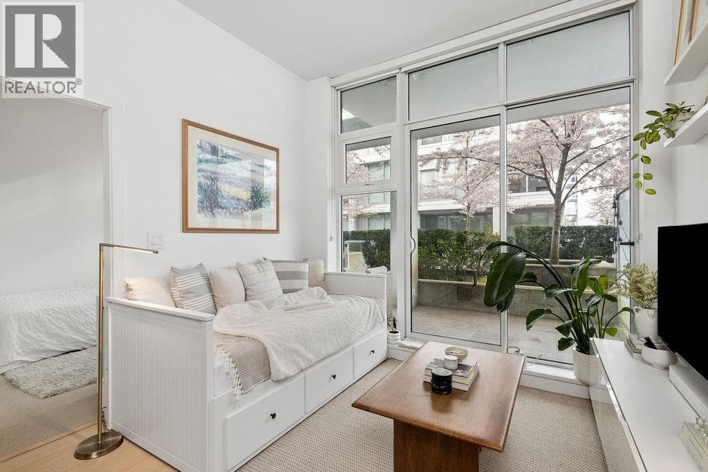 328 2220 KINGSWAY STREET photo 2