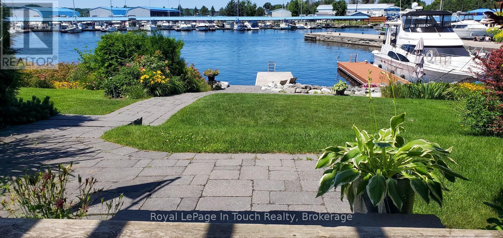 102 WYCLIFFE COVE photo 2