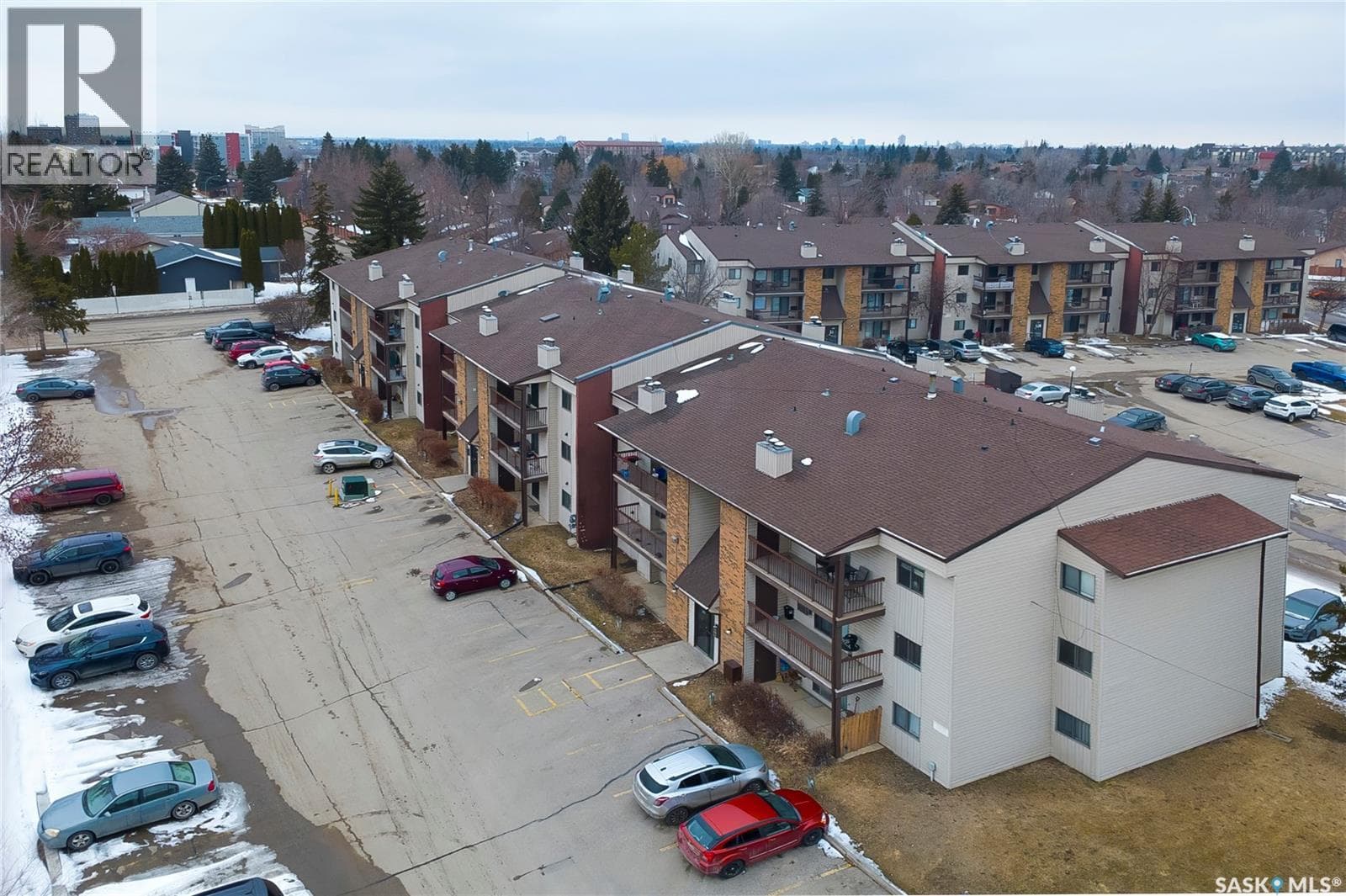 204 345 Kingsmere BOULEVARD photo 3