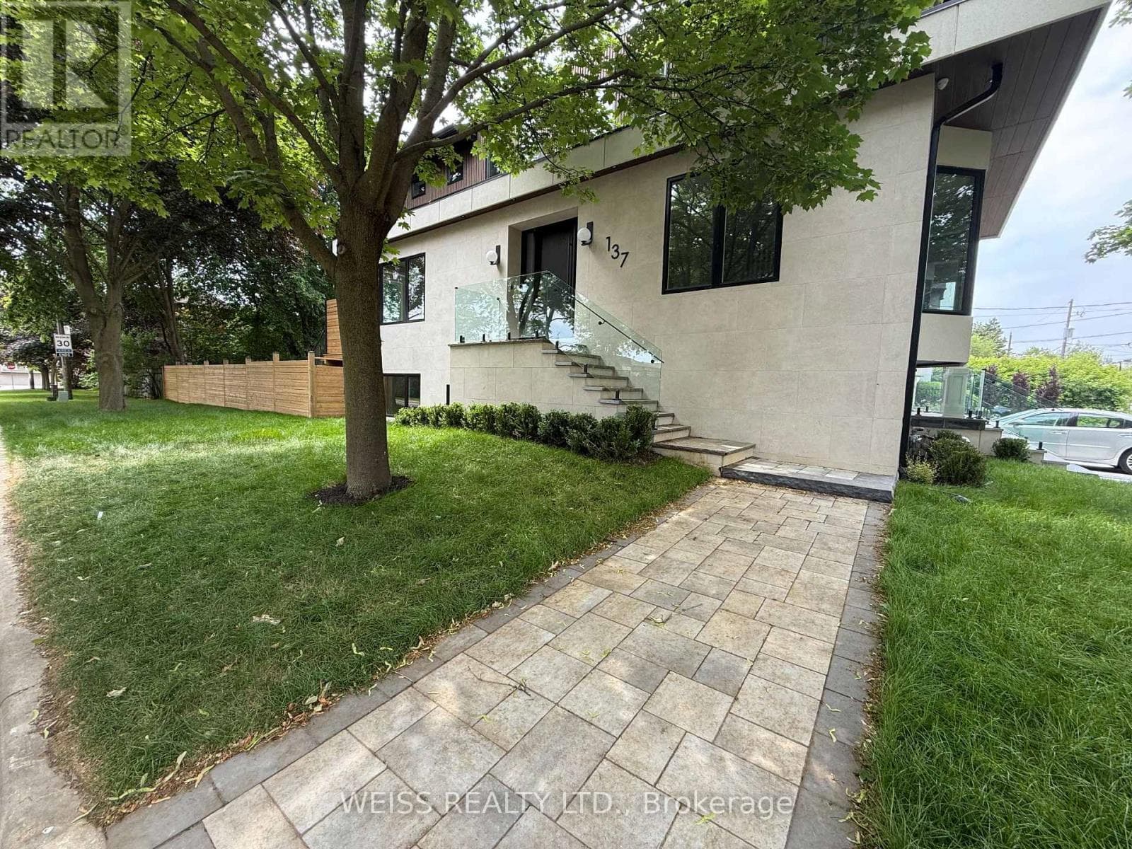137 BANNOCKBURN AVENUE photo 2