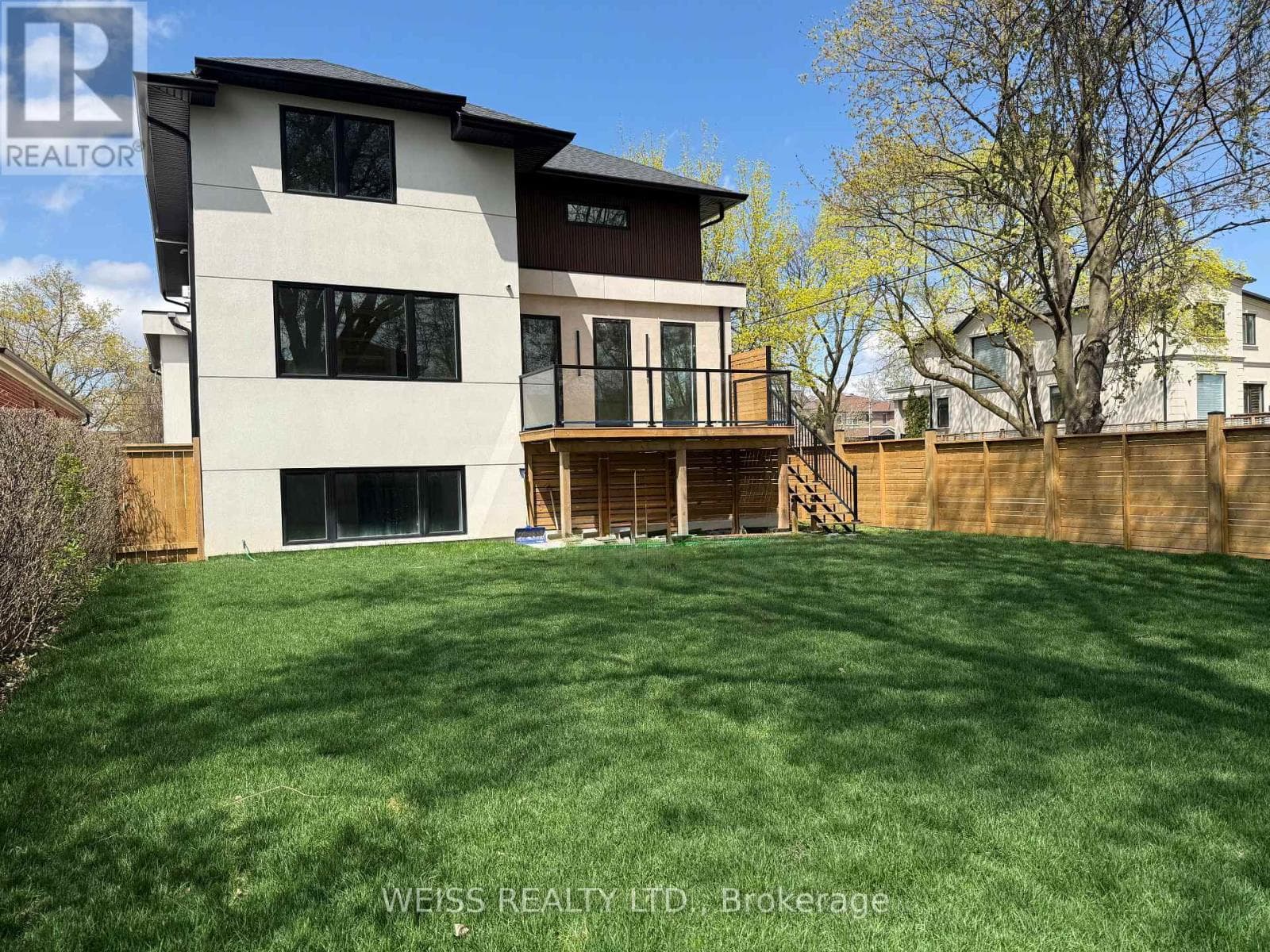 137 BANNOCKBURN AVENUE photo 3