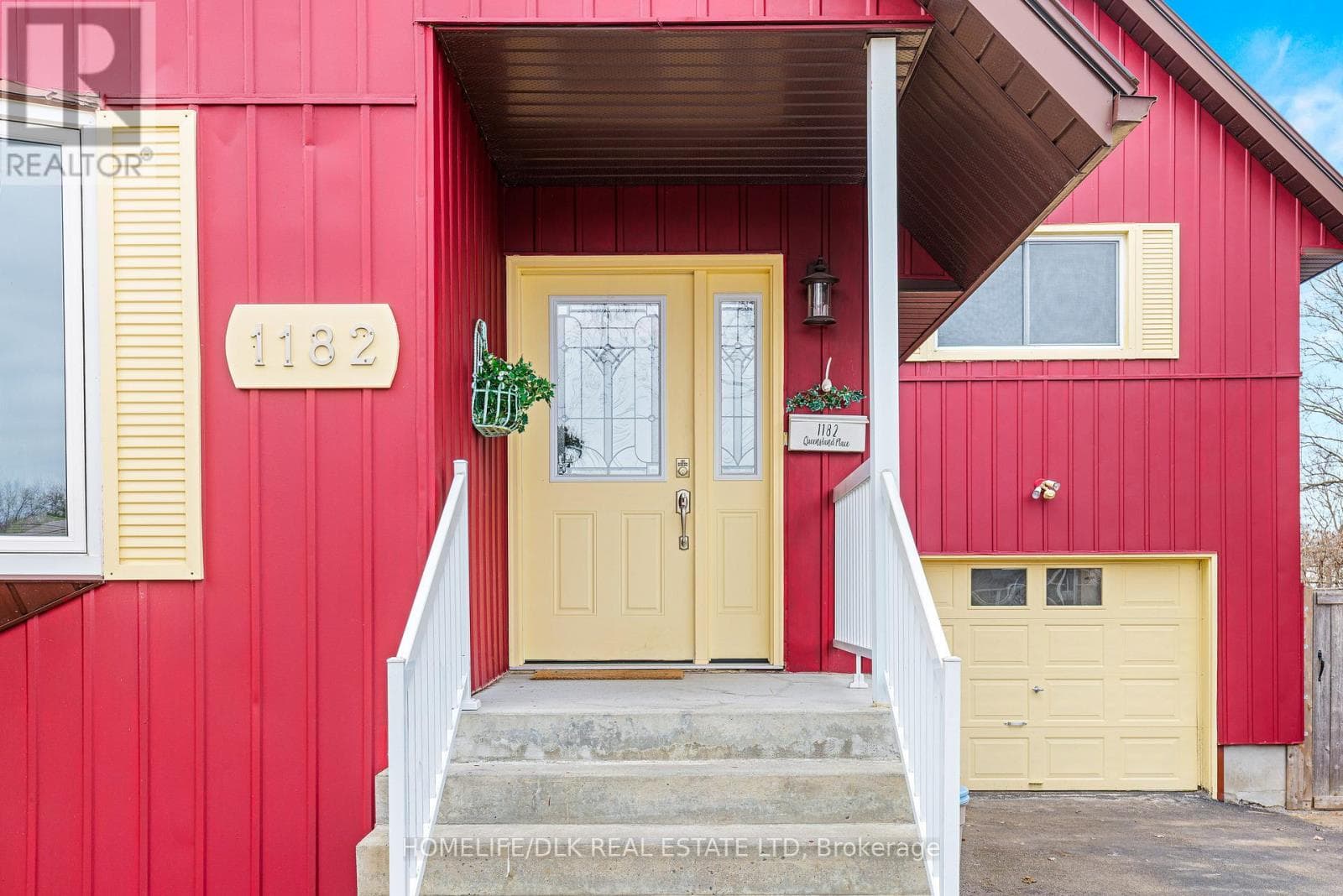 1182 QUEENSLAND PLACE photo 2