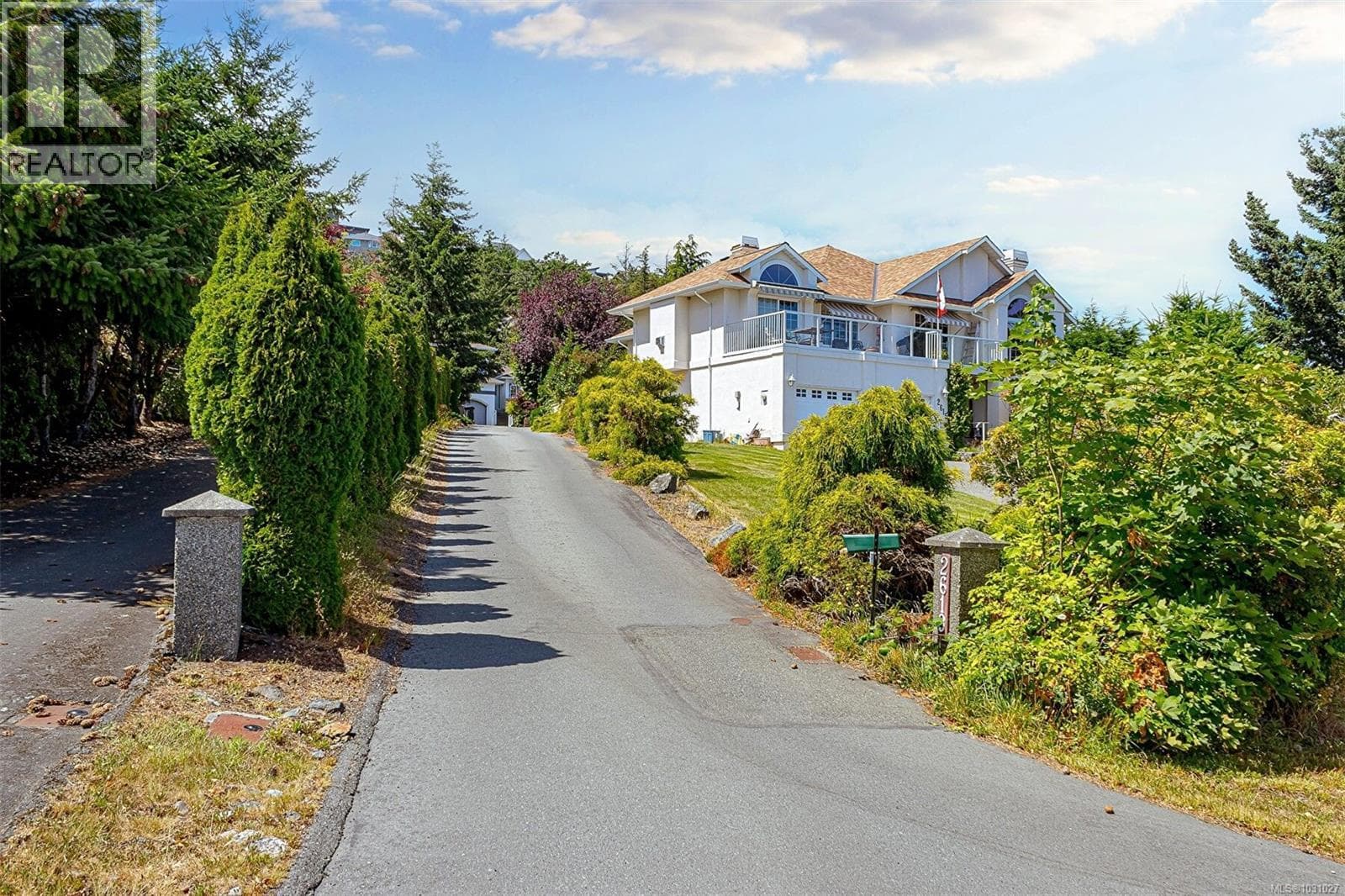 2619 Crystalview Dr photo 2