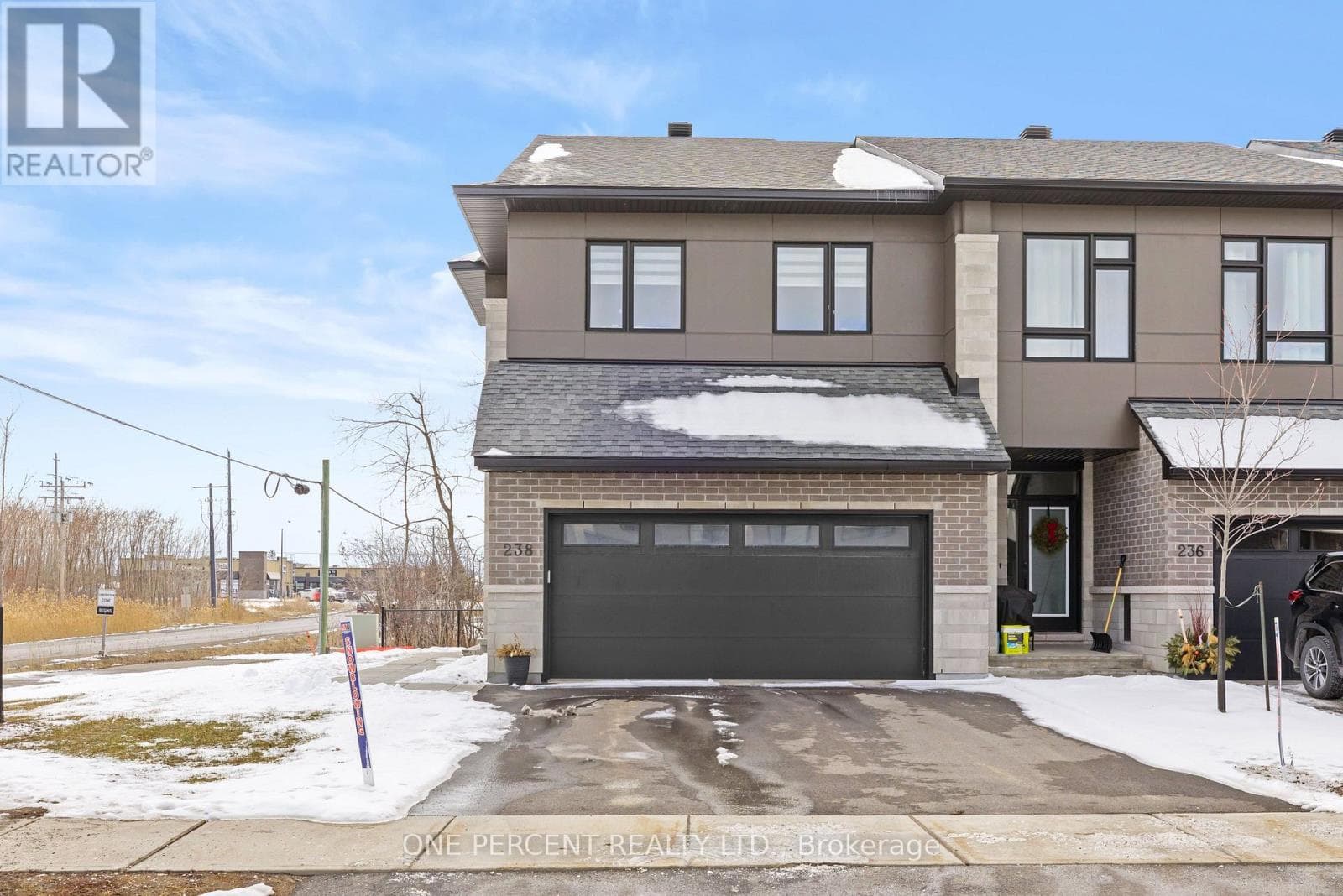 238 BRISTOL CRESCENT photo 2