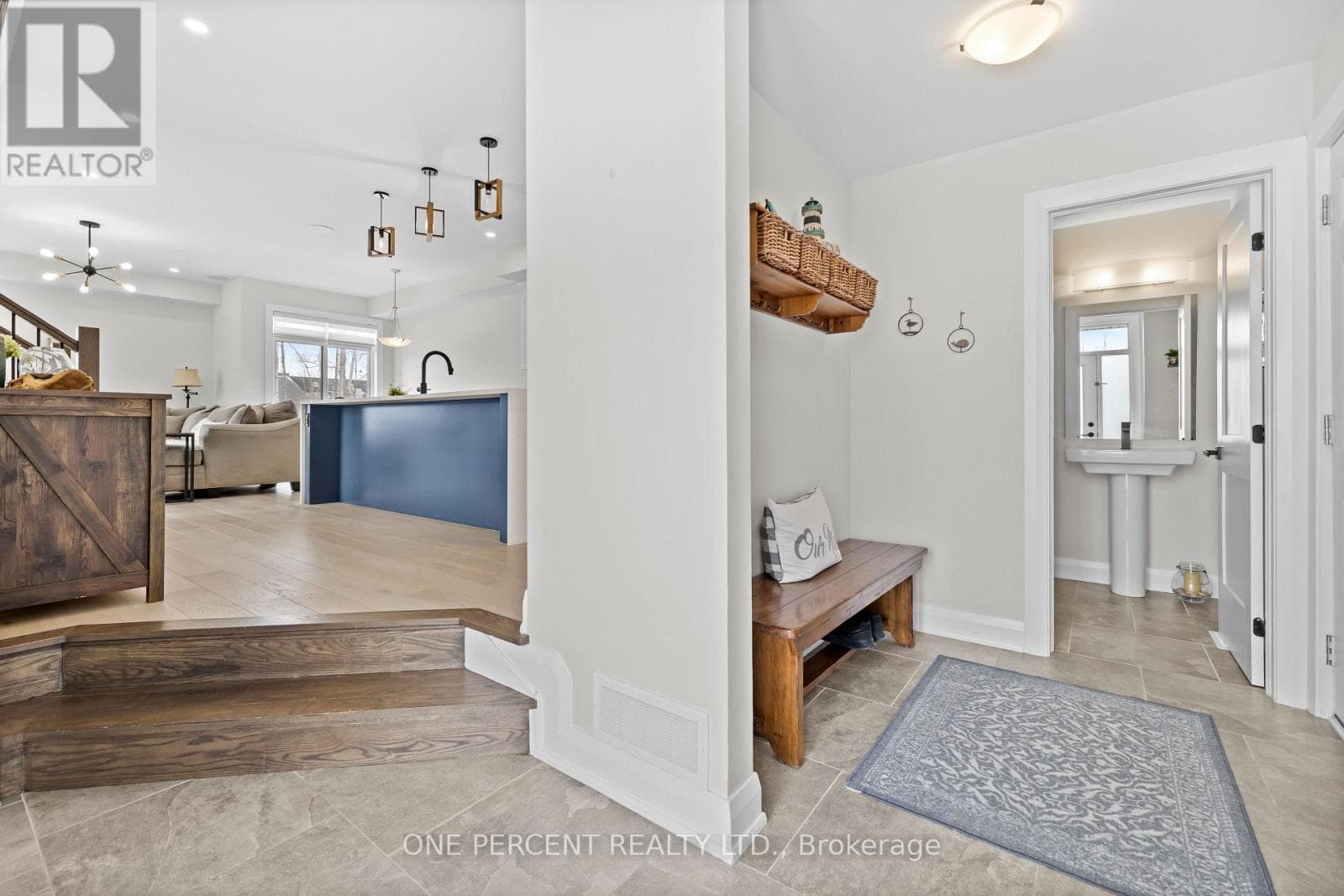 238 BRISTOL CRESCENT photo 5