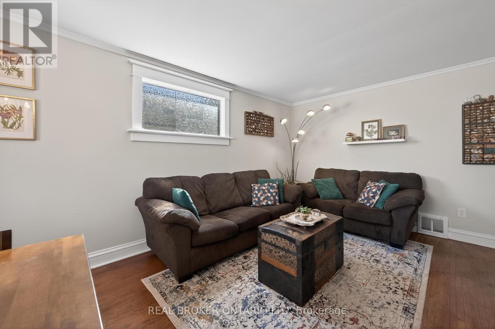 485 SALISBURY STREET photo 5