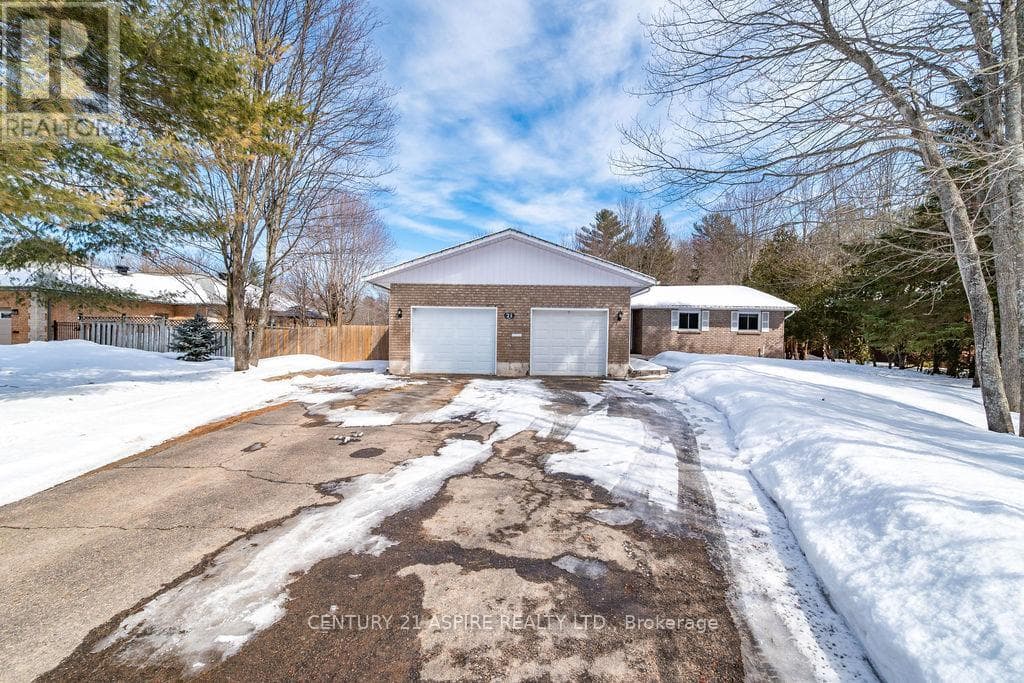 4 bed 2 bath single family at 21 HERITAGE DRIVE — $699,900