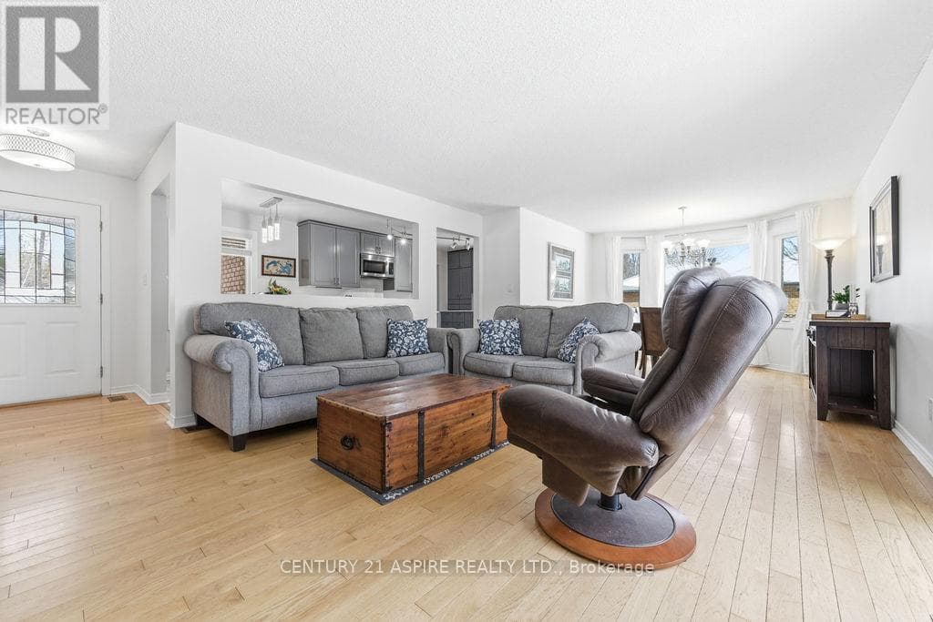 21 HERITAGE DRIVE photo 4