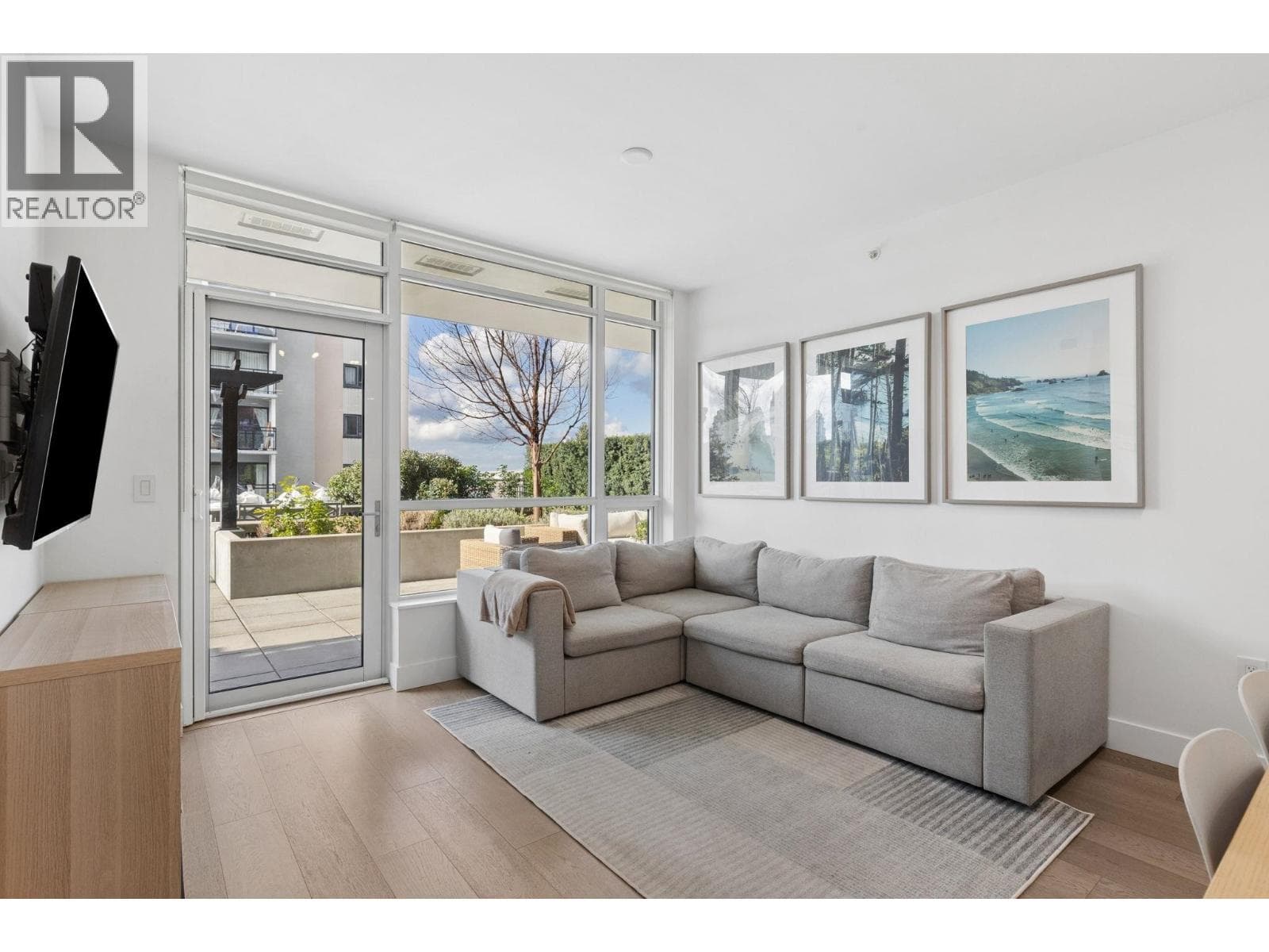208 177 W 3RD STREET photo 4