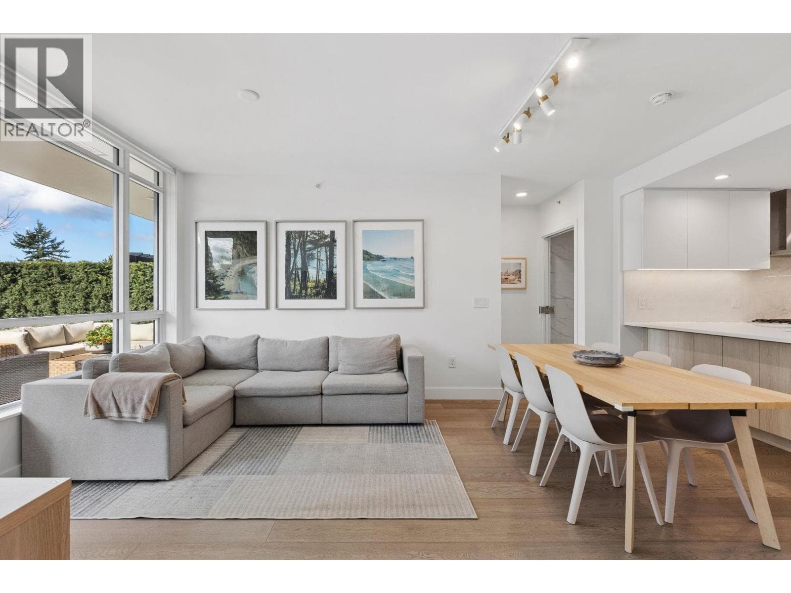 208 177 W 3RD STREET photo 5