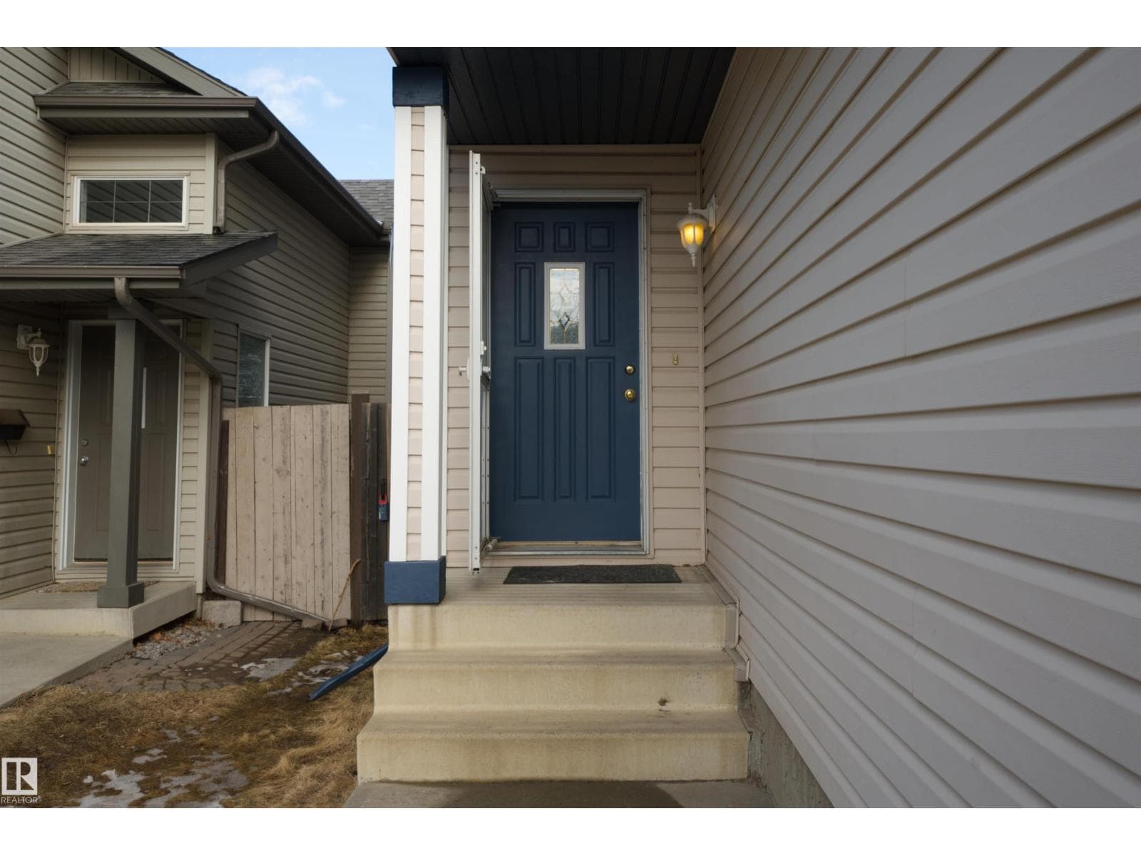 145 CROCUS CR — photo 2