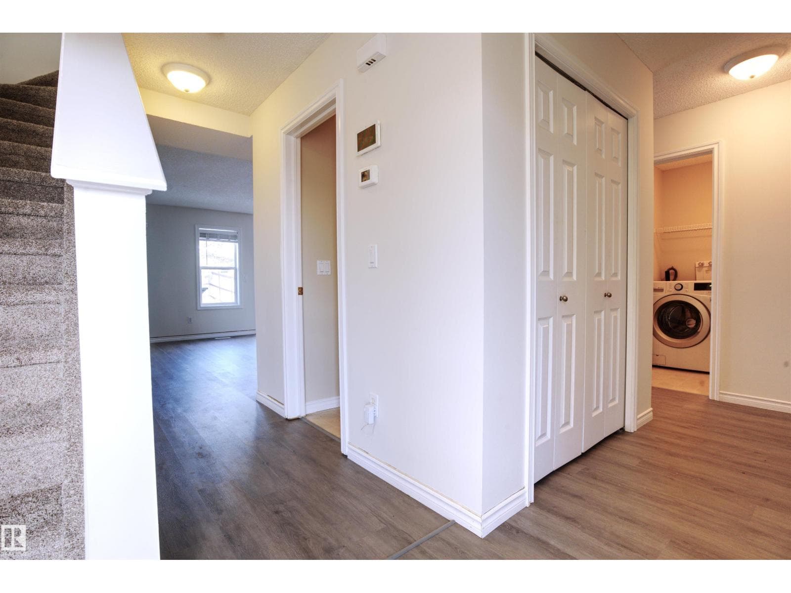 145 CROCUS CR — photo 3