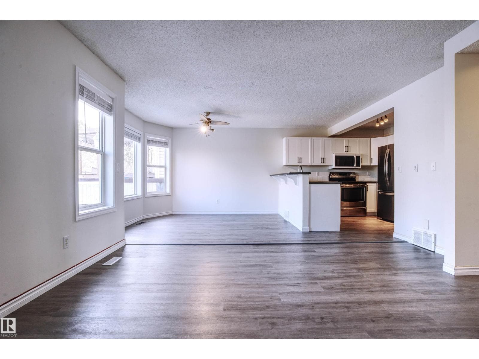 145 CROCUS CR — photo 5
