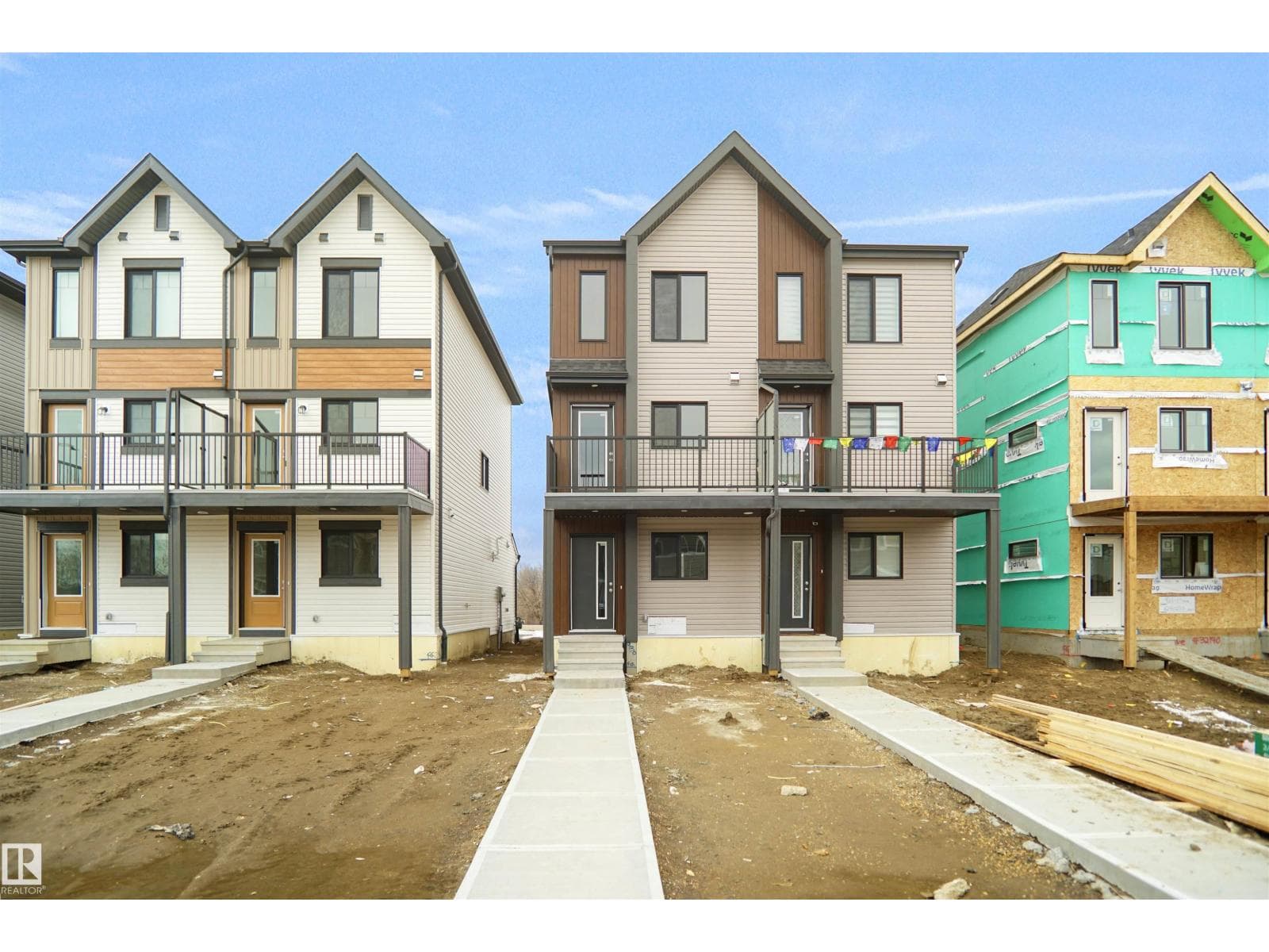 3 bed 3 bath single family at 930 19 AV NW — $389,022