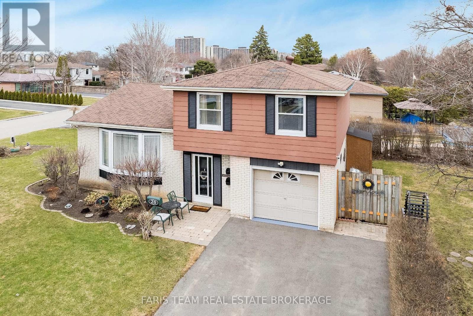 4 bed 3 bath single family at 28 BROMLEY CRESCENT — $869,900