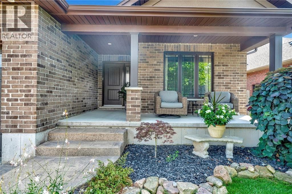 304 COURTLAND Street photo 3
