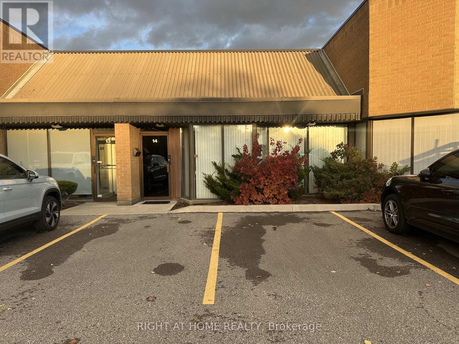 2 bath industrial at 14 - 95 WEST BEAVER CREEK ROAD — $1,495,000