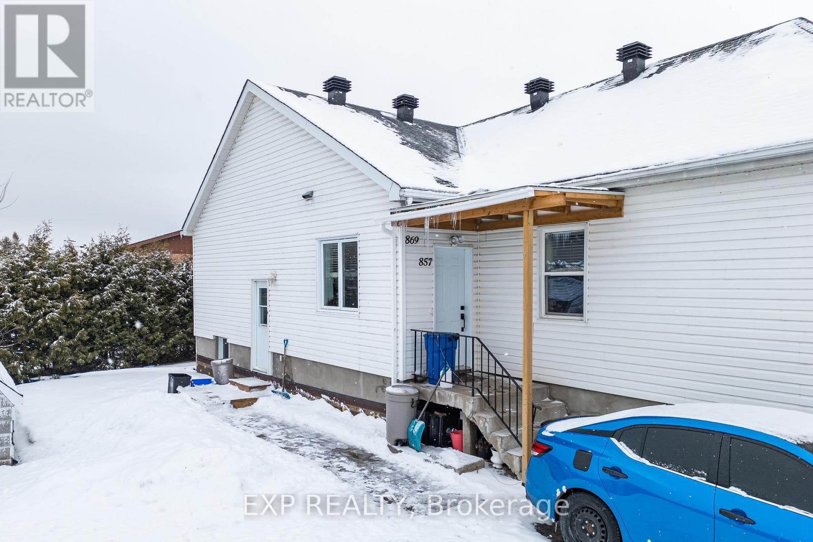 869 CARON STREET photo 4