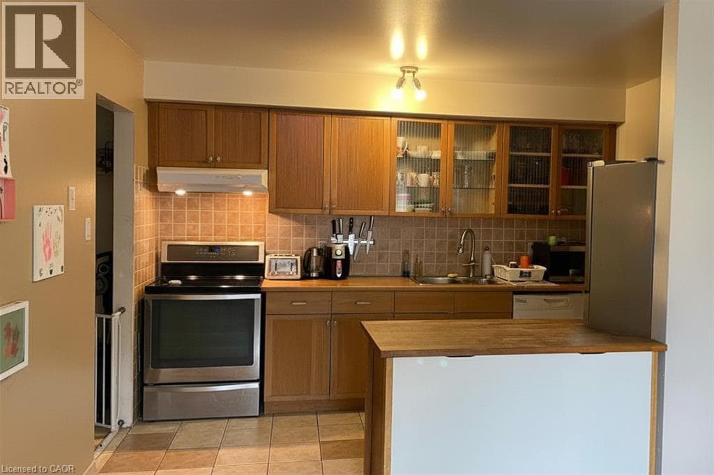 4026 LONGMOOR Drive Unit# 12 photo 3