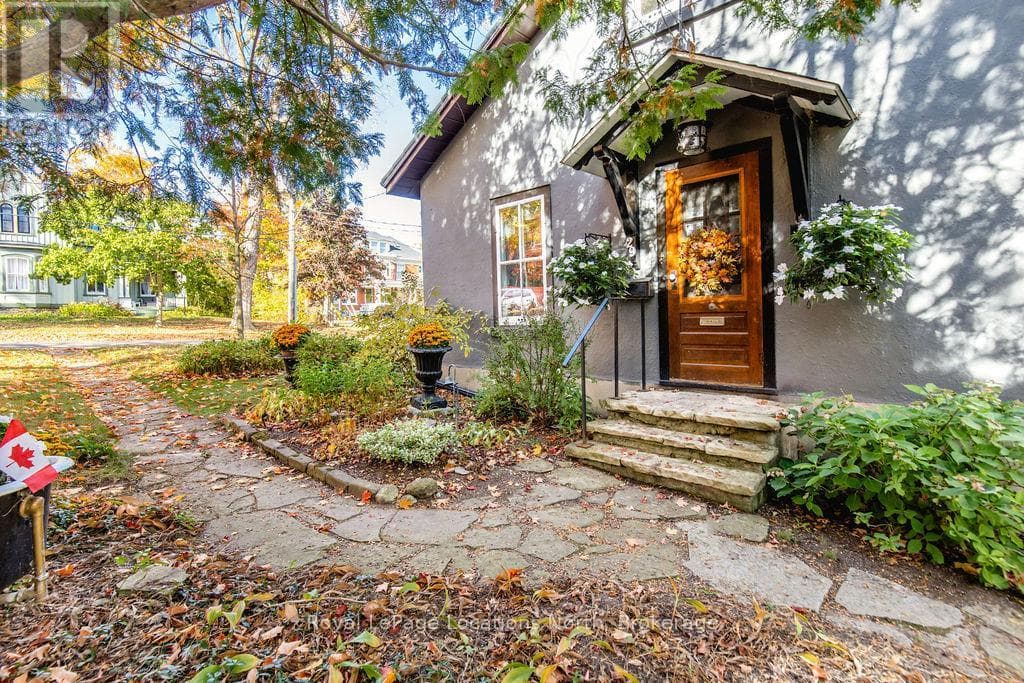 29 TECUMSETH STREET photo 3