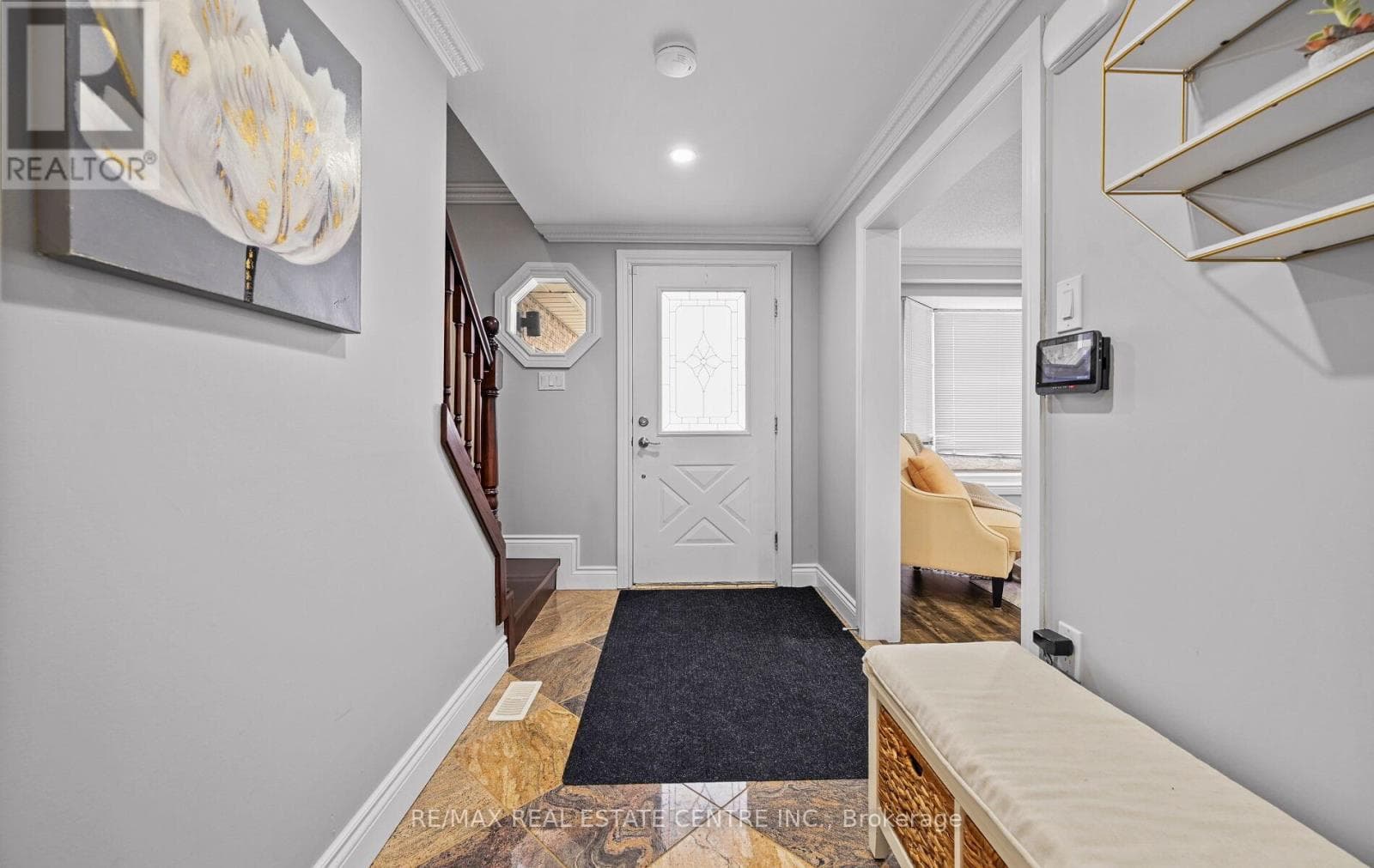 84 VISCOUNT ROAD photo 3
