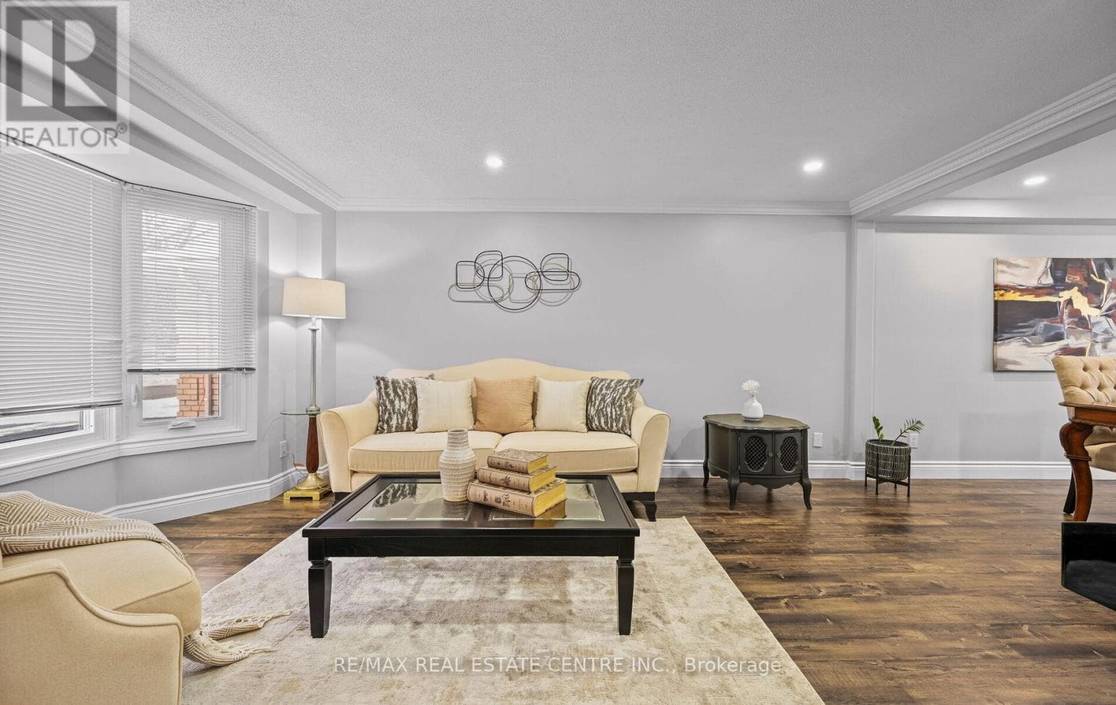 84 VISCOUNT ROAD photo 4