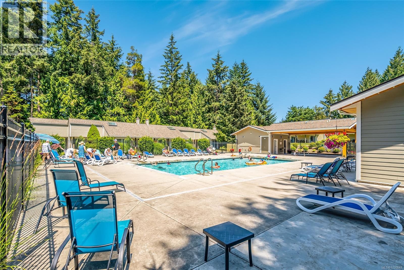 3 bed 2 bath single family at 13 1135 Resort Dr — $595,000