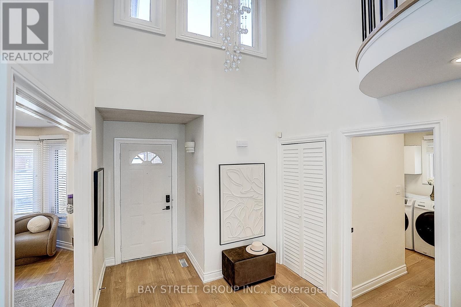 78 JOHN STIVER CRESCENT photo 5